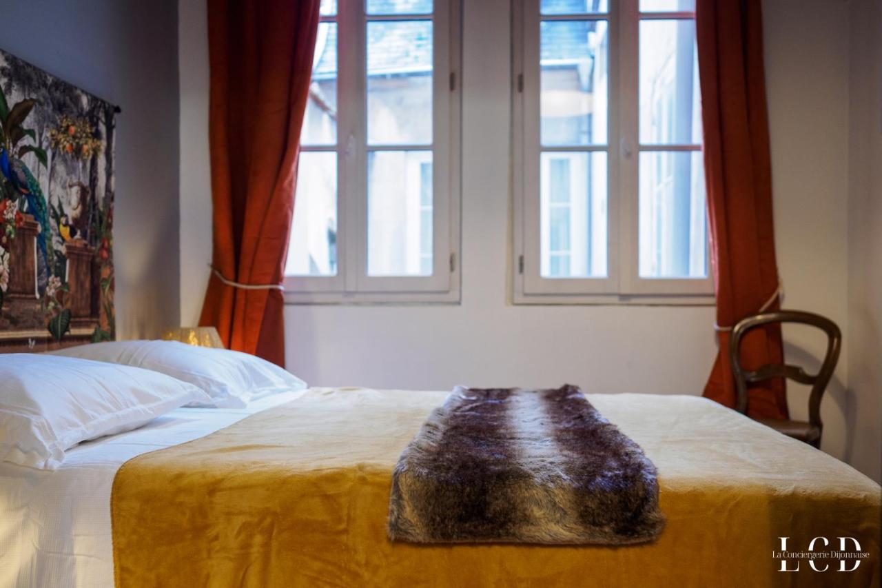 Au Roi Lion, Place Saint Michel ديجون المظهر الخارجي الصورة